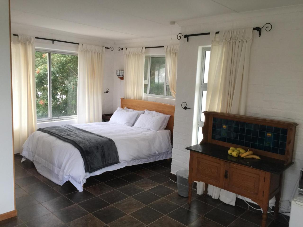 Stone'S Throw Vila Hermanus Exterior foto
